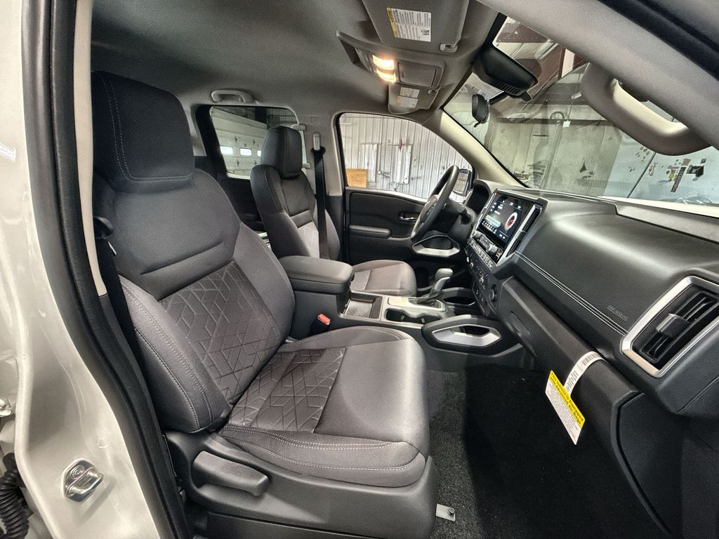 2025 Nissan Frontier SV - Photo 24