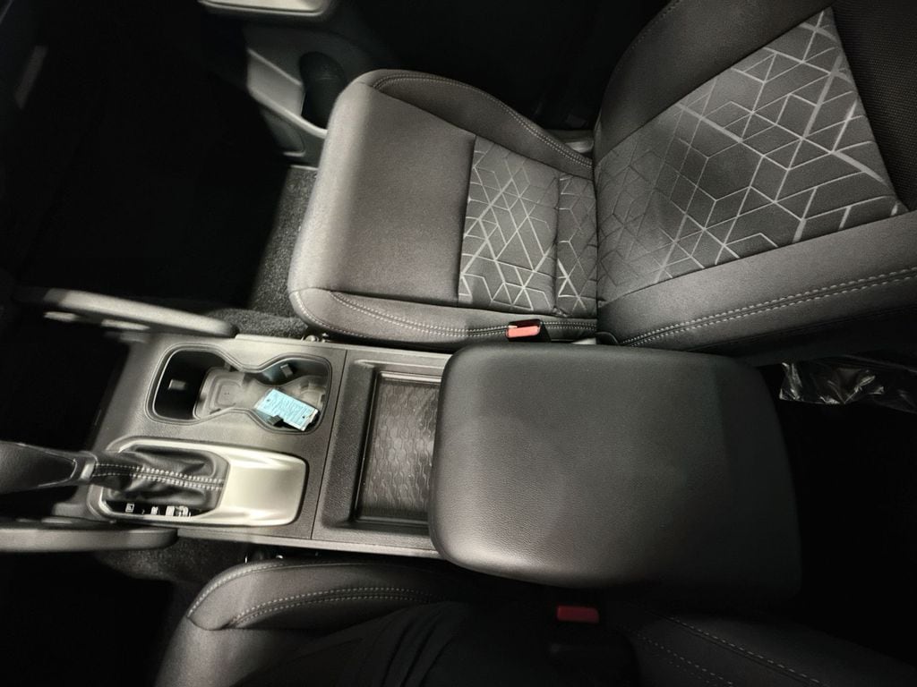 2025 Nissan Frontier SV - Photo 21