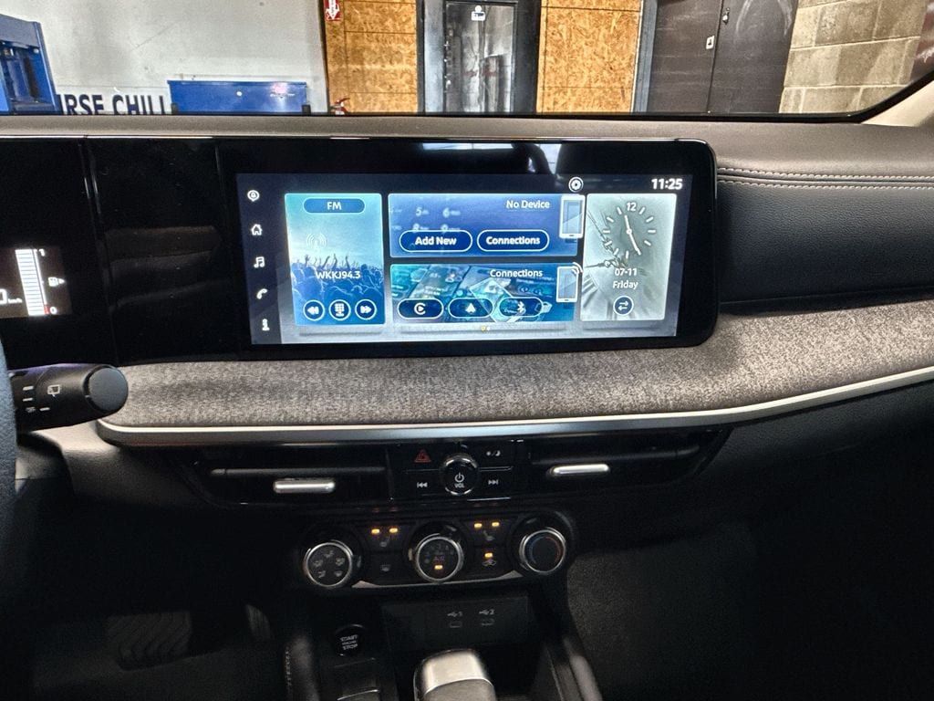 2025 Nissan Kicks SV AWD - Photo 17