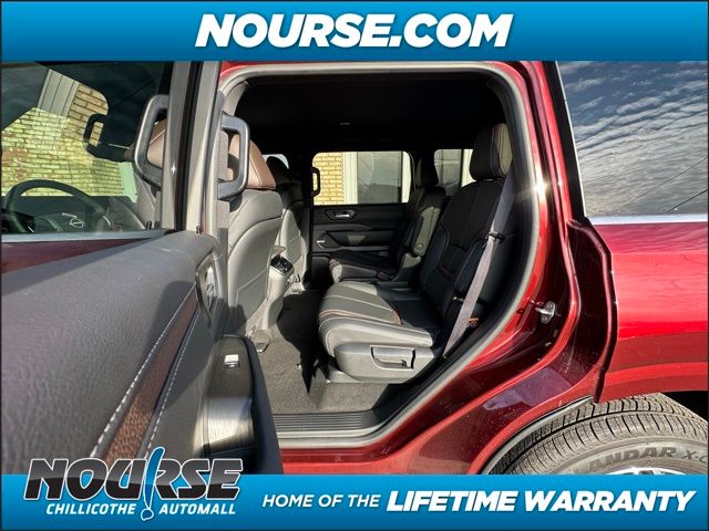 2025 Nissan Armada SL - Photo 13