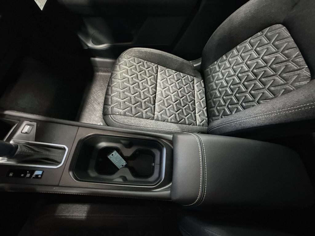 2025 Nissan Kicks SV AWD - Photo 22
