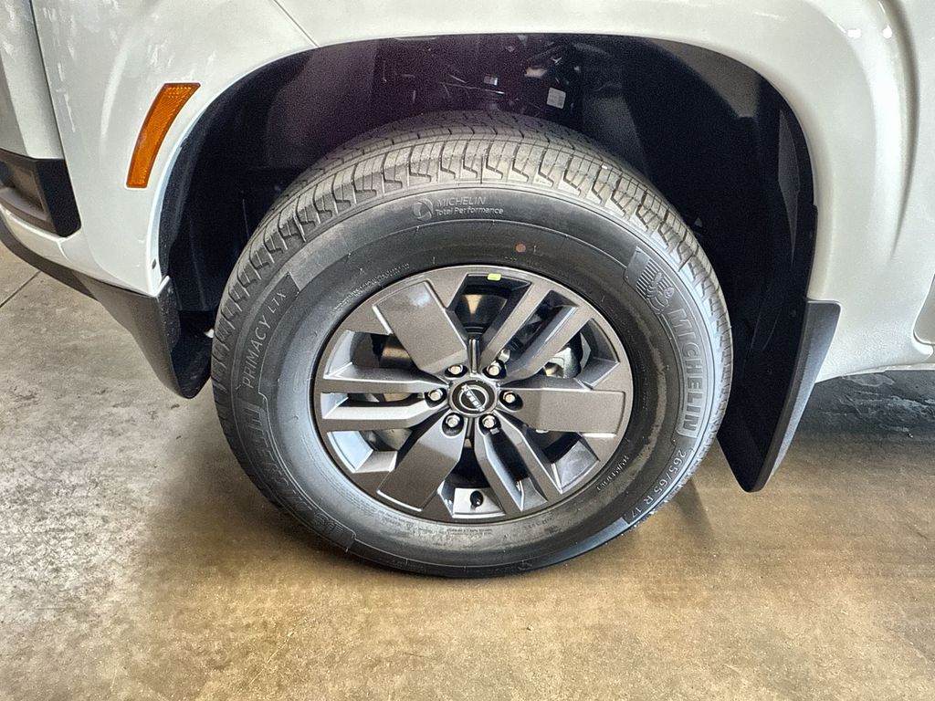 2025 Nissan Frontier SV - Photo 18