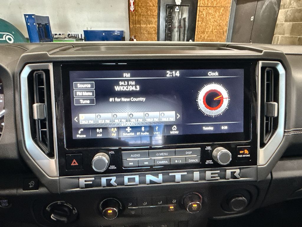 2025 Nissan Frontier SV - Photo 12