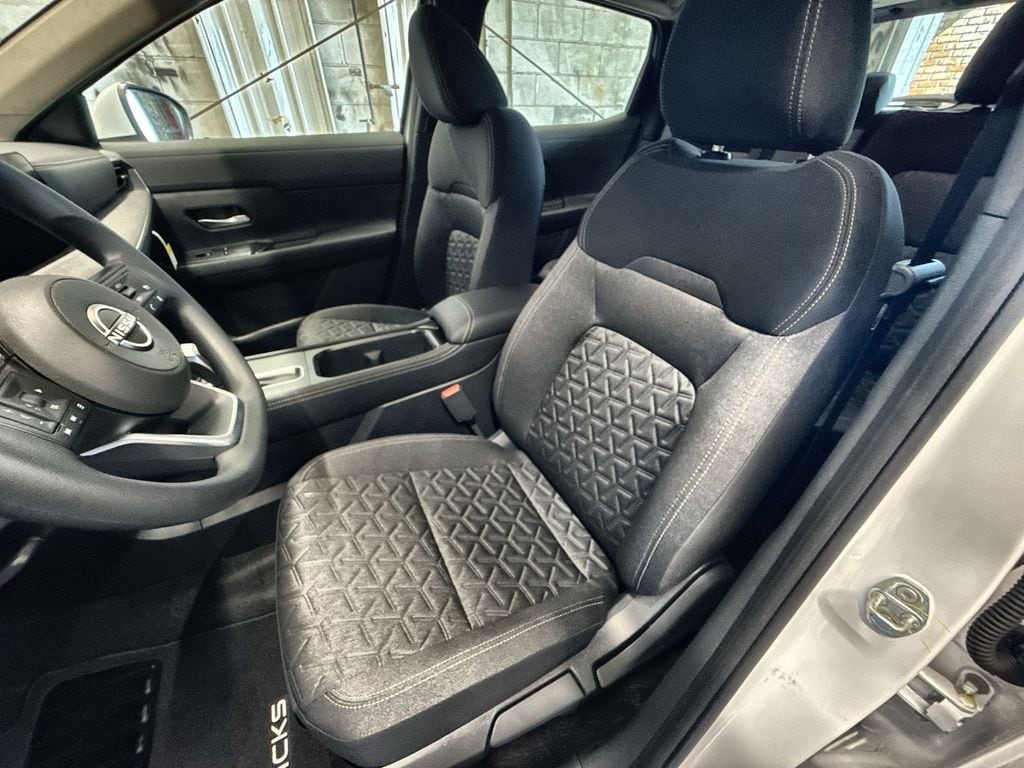2025 Nissan Kicks SV AWD - Photo 13