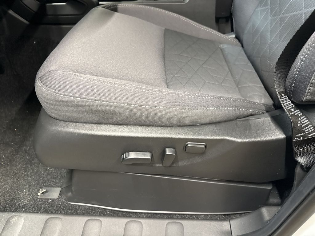 2026 Nissan Frontier SV - Photo 14