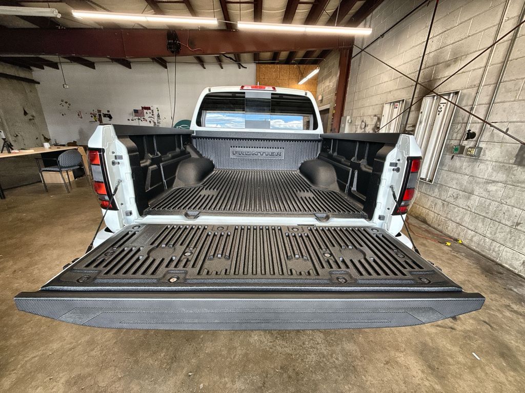 2025 Nissan Frontier SV - Photo 19