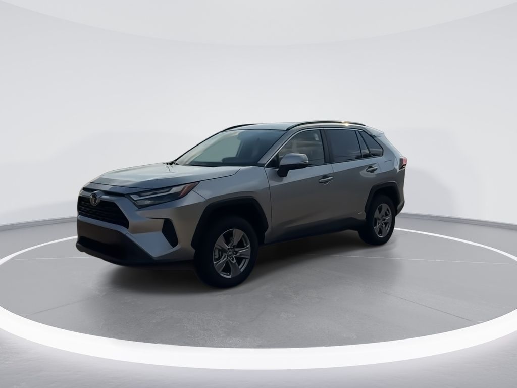 2025 Toyota RAV4 Hybrid LE photo 4