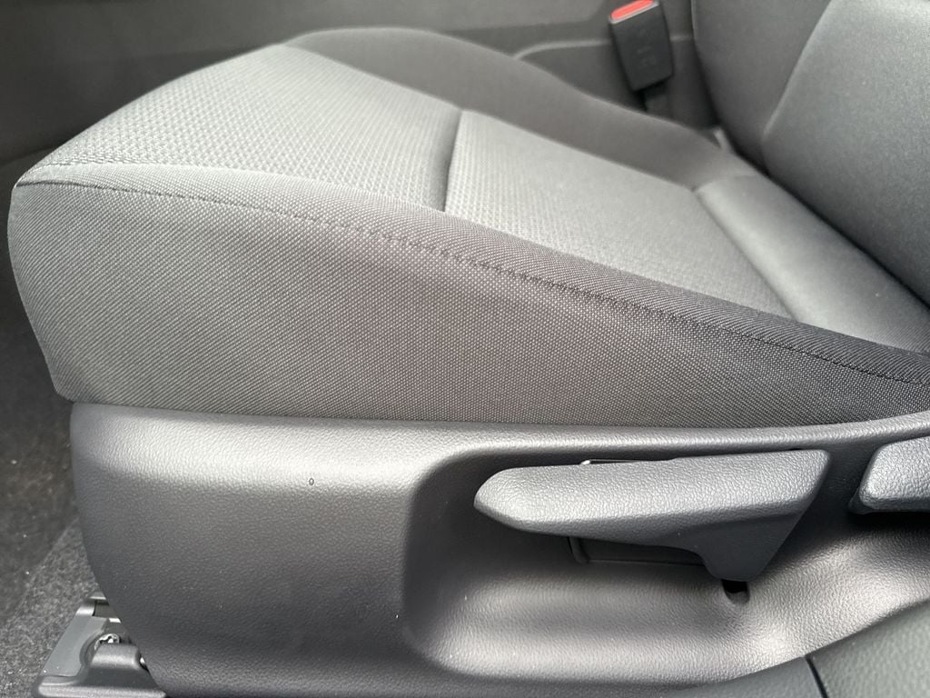 2026 Toyota Prius LE - Photo 20