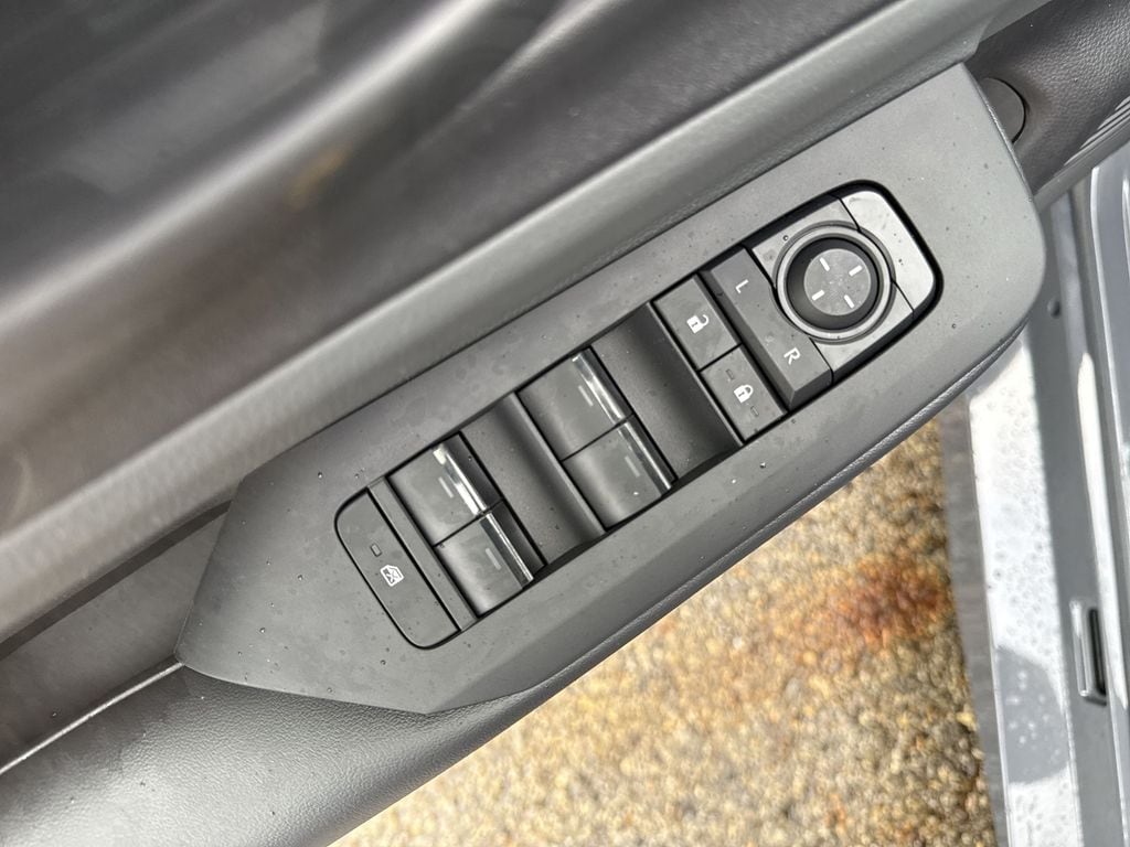 2026 Toyota Prius LE - Photo 21