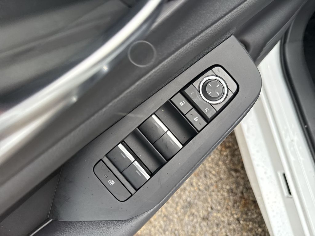 2026 Toyota Prius Plug-in Hybrid XSE Premium - Photo 21