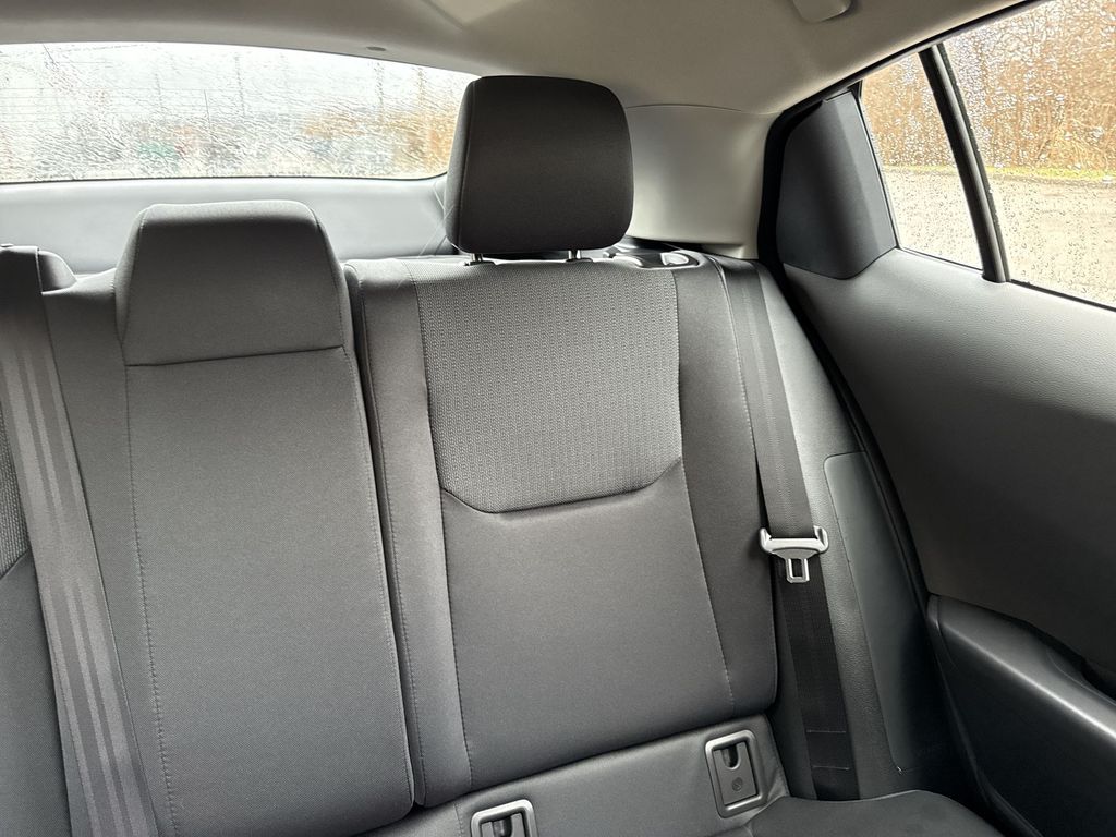 2026 Toyota Prius LE - Photo 14