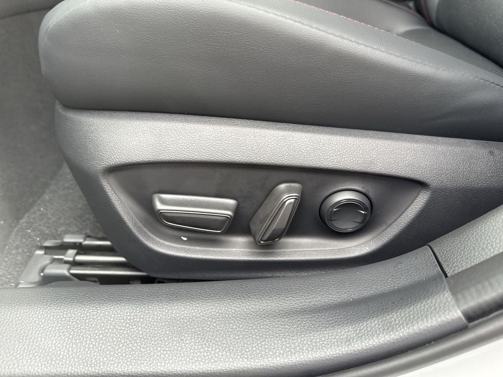 2026 Toyota Prius Plug-in Hybrid XSE Premium - Photo 20