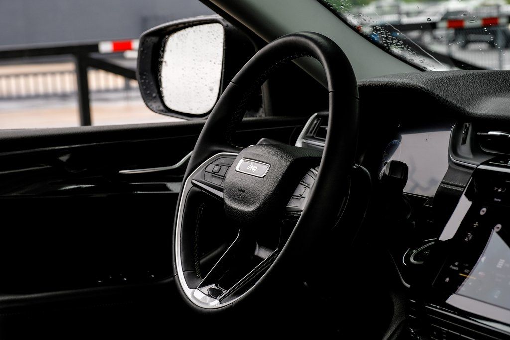 2023 Jeep Grand Cherokee Laredo - Photo 25