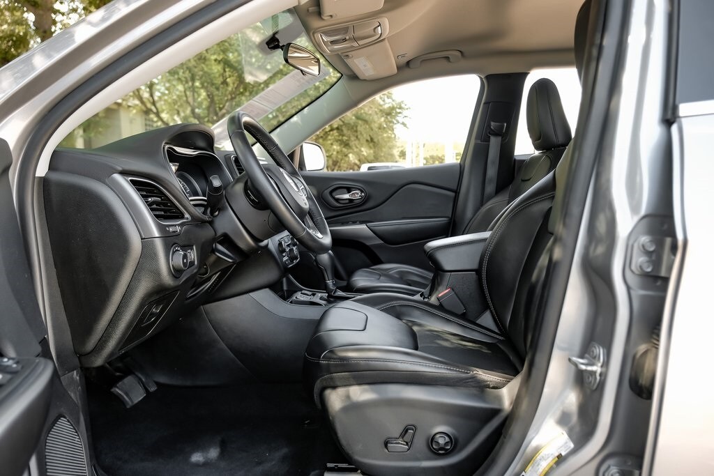 2019 Jeep Cherokee Latitude photo 3