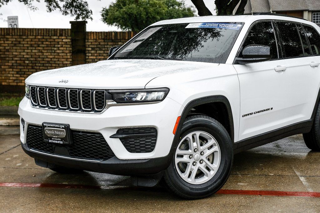 2023 Jeep Grand Cherokee Laredo - Photo 13