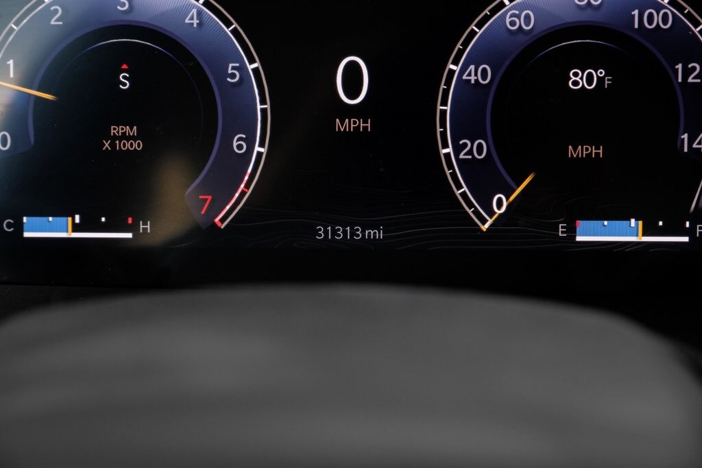 2022 Jeep Grand Cherokee Laredo photo 2