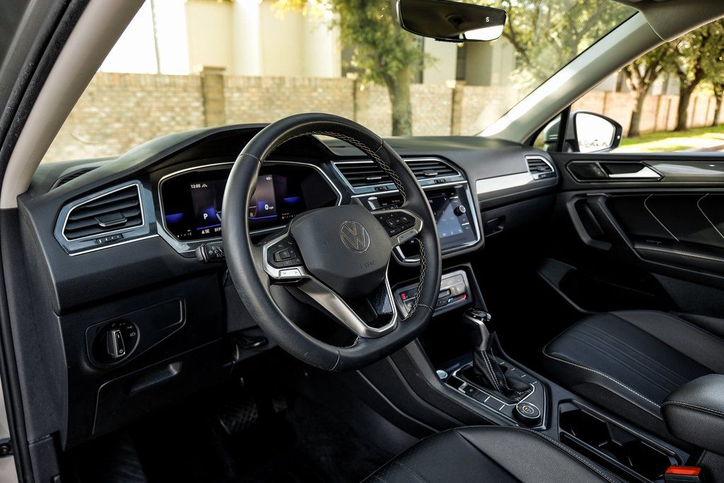 2022 Volkswagen Tiguan SE - Photo 25