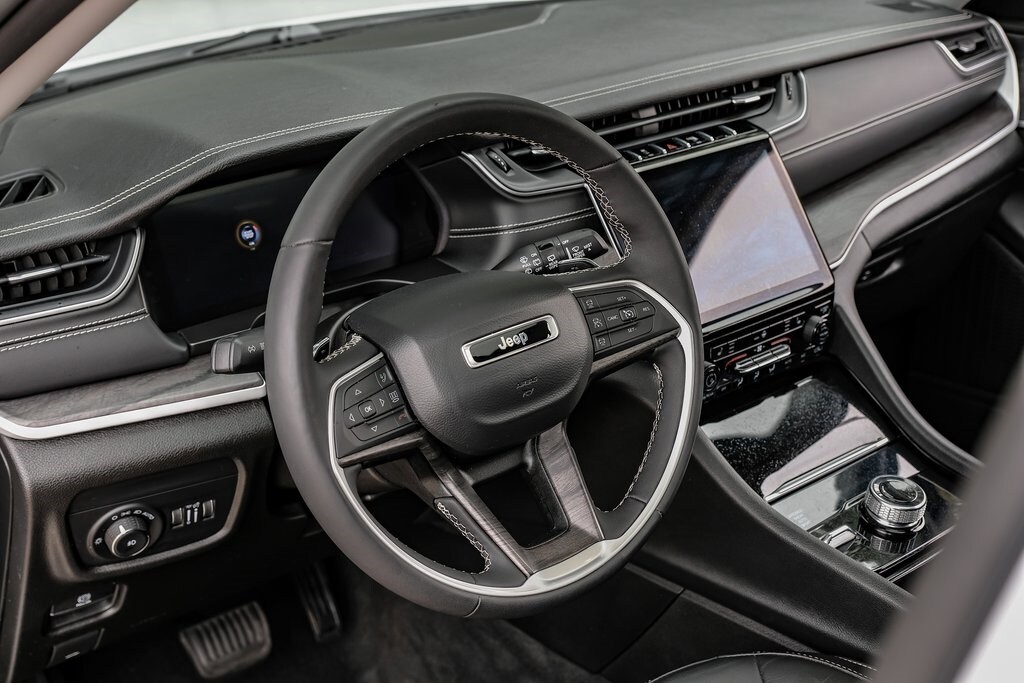 Used 2023 Jeep Grand Cherokee Limited SUV