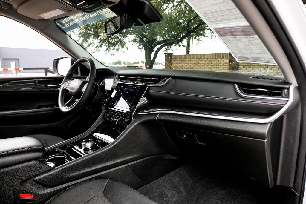 2023 Jeep Grand Cherokee Laredo - Photo 24