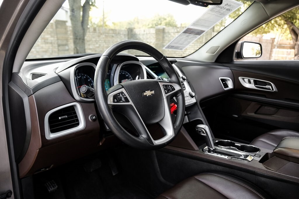 2012 Chevrolet Equinox LT photo 2