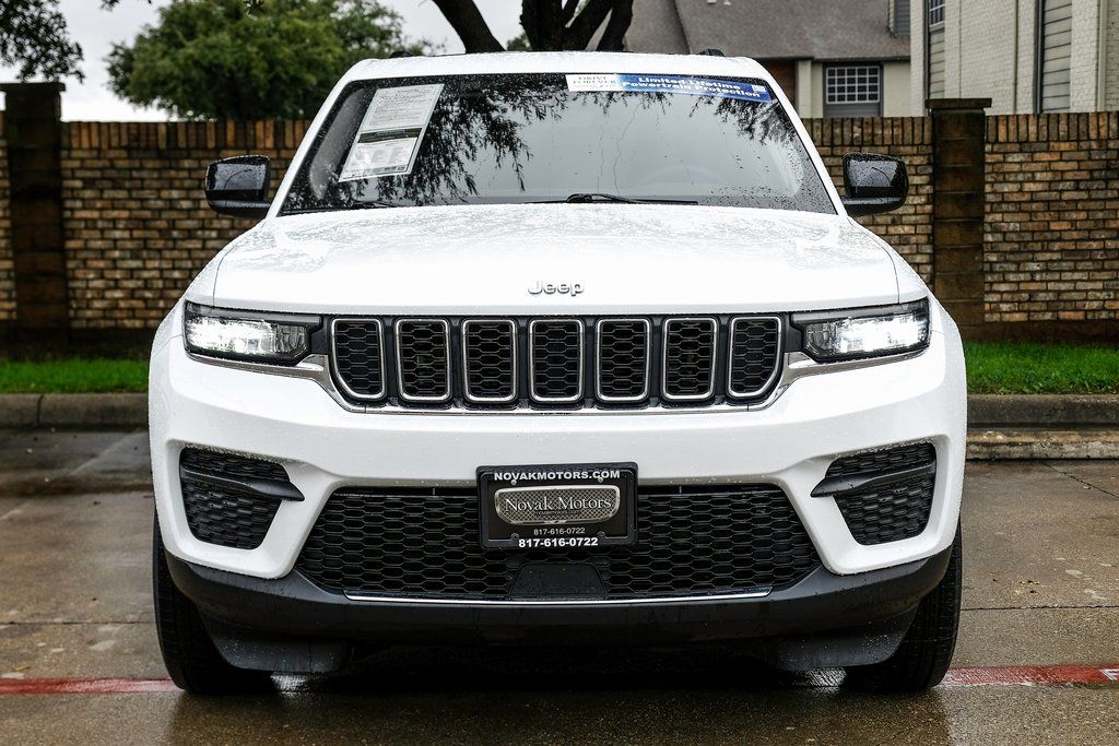 2023 Jeep Grand Cherokee Laredo - Photo 11