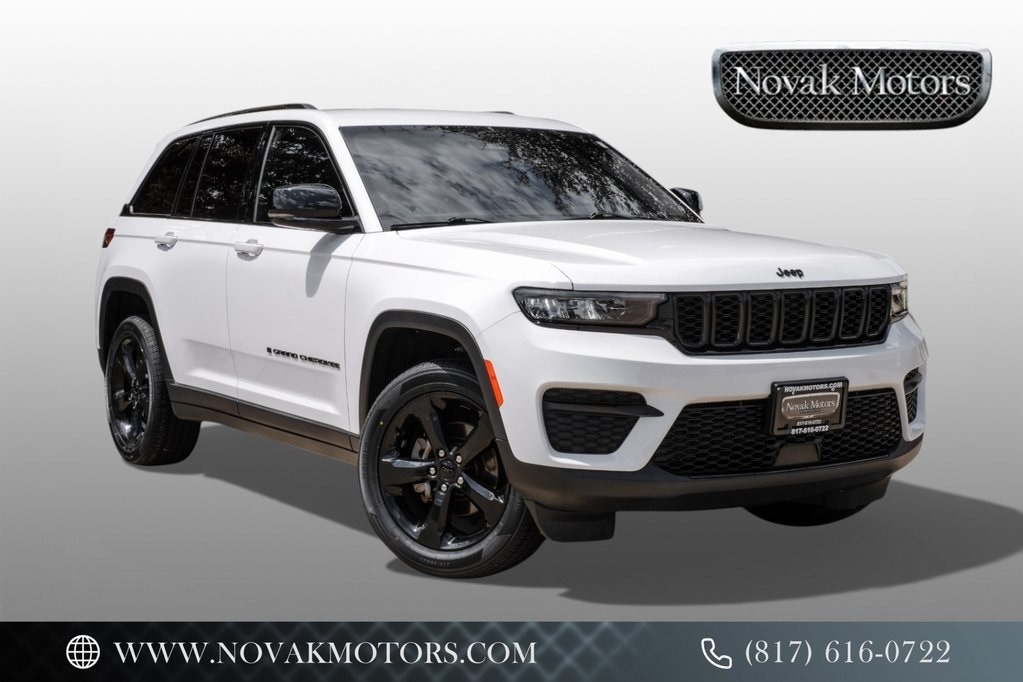 2023 Jeep Grand Cherokee Altitude's photo