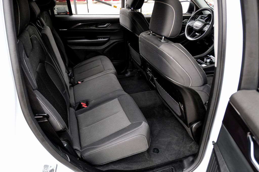 2023 Jeep Grand Cherokee Laredo - Photo 47