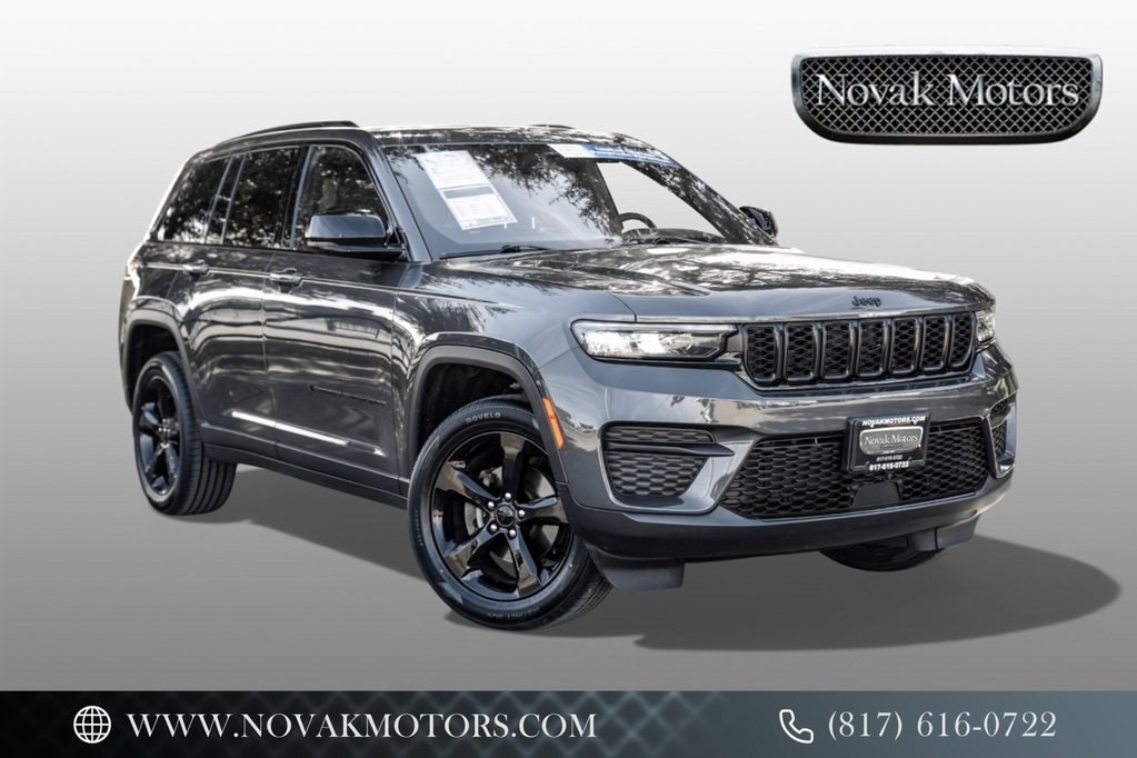 2023 Jeep Grand Cherokee Altitude's photo