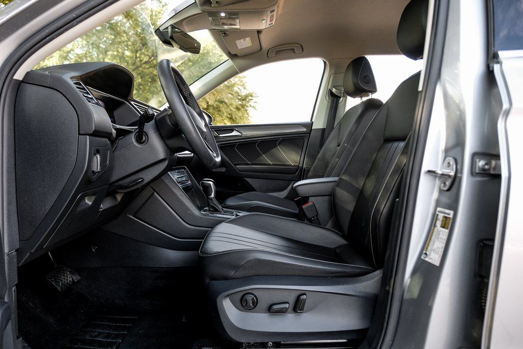 2022 Volkswagen Tiguan SE - Photo 44