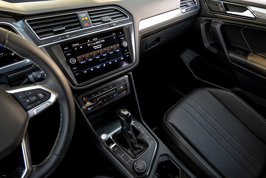 2022 Volkswagen Tiguan SE - Photo 36