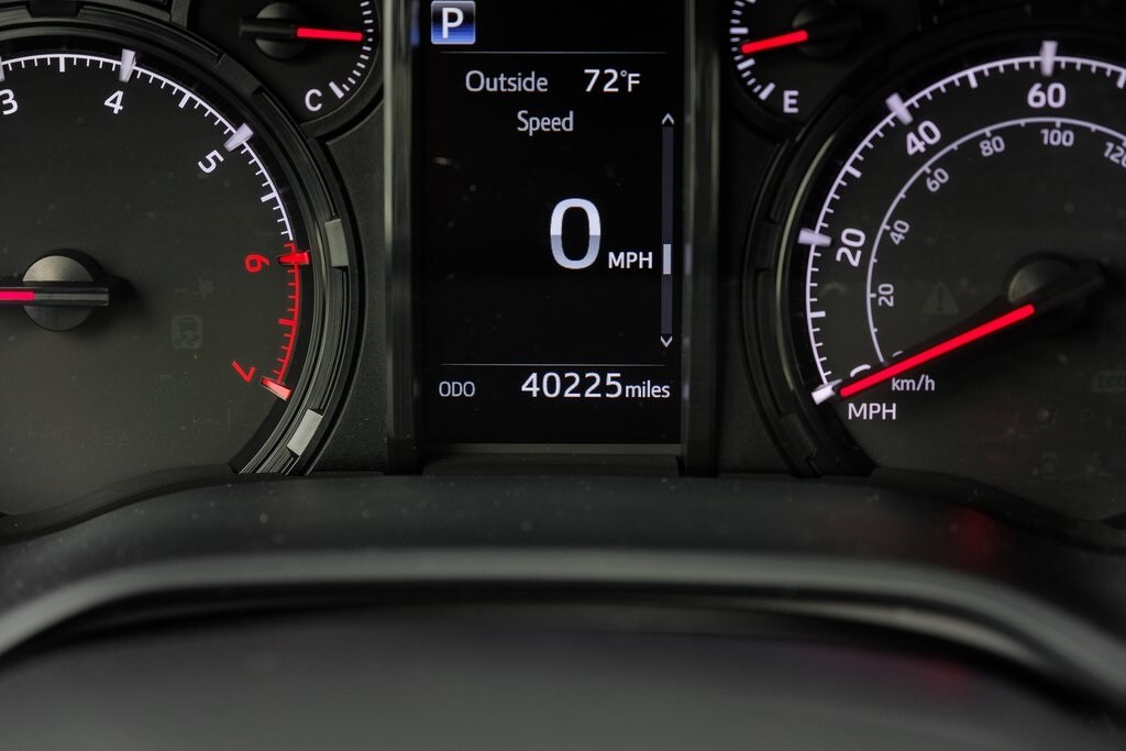 2022 Toyota 4Runner SR5 Trail photo 2