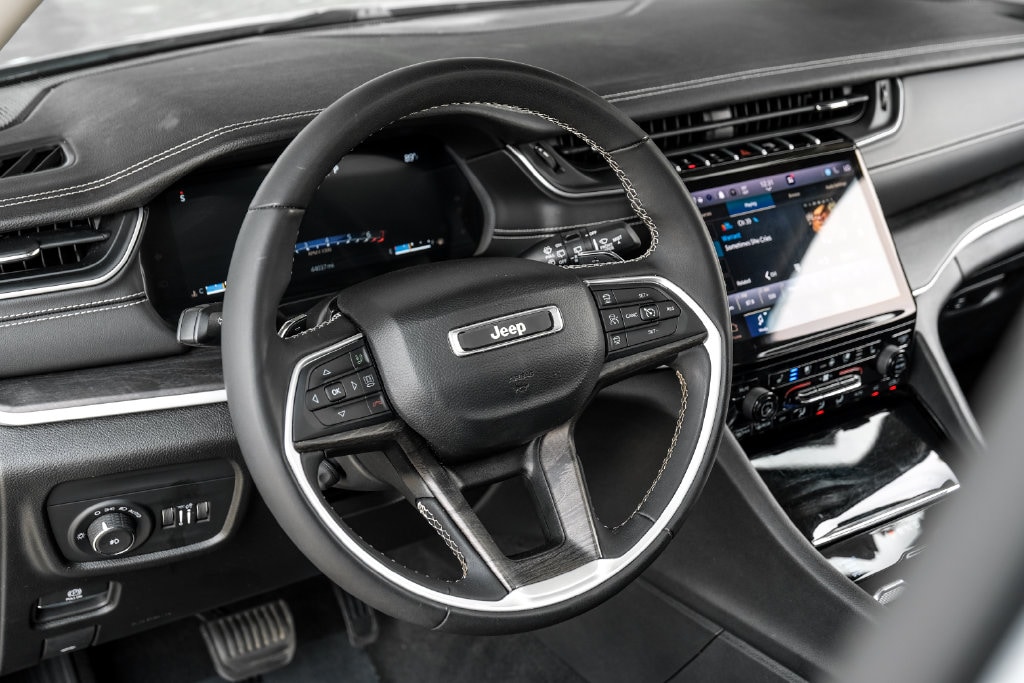 Used 2023 Jeep Grand Cherokee Limited SUV