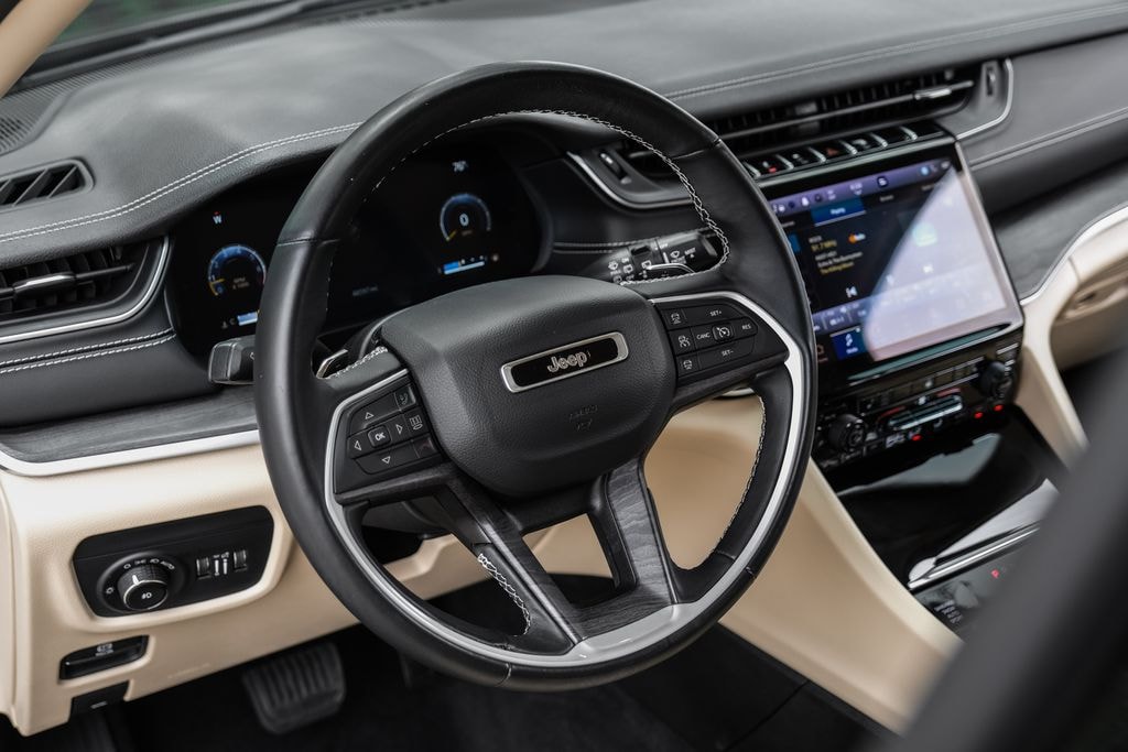 Used 2022 Jeep Grand Cherokee Limited SUV