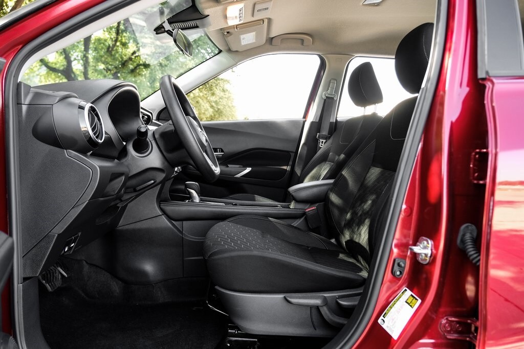 Used 2024 Nissan Kicks SV SUV