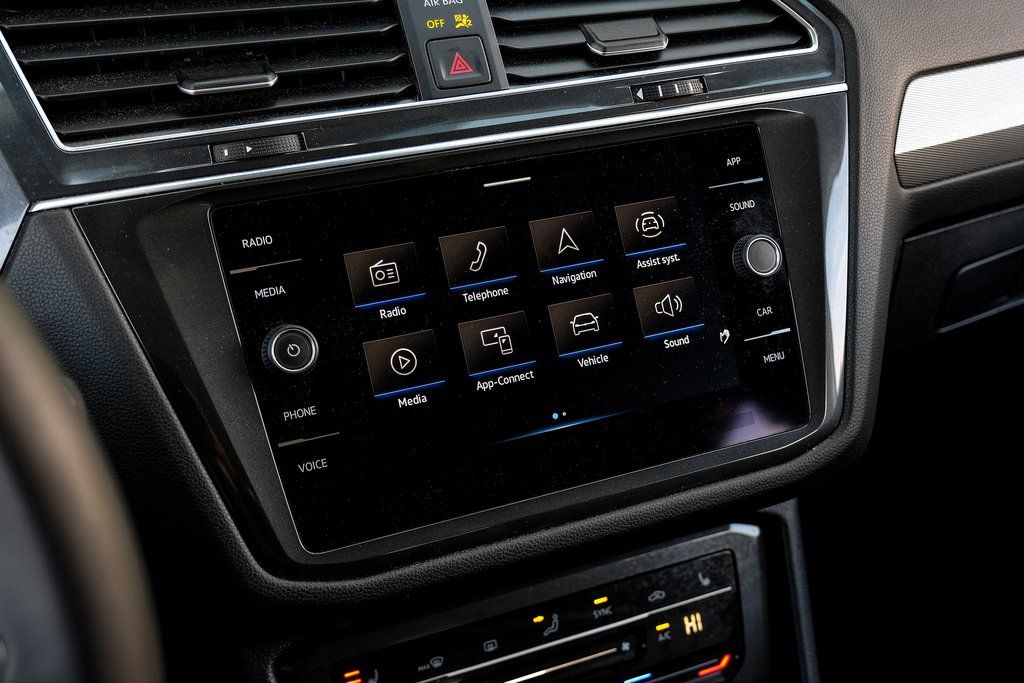 2022 Volkswagen Tiguan SE - Photo 43