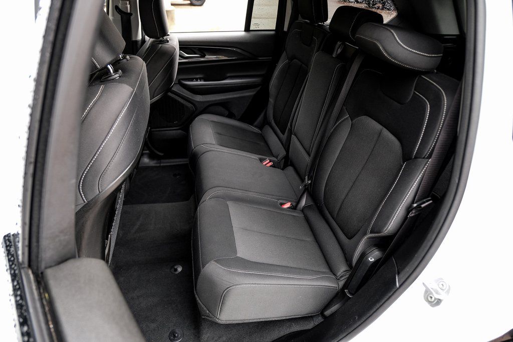 2023 Jeep Grand Cherokee Laredo - Photo 50