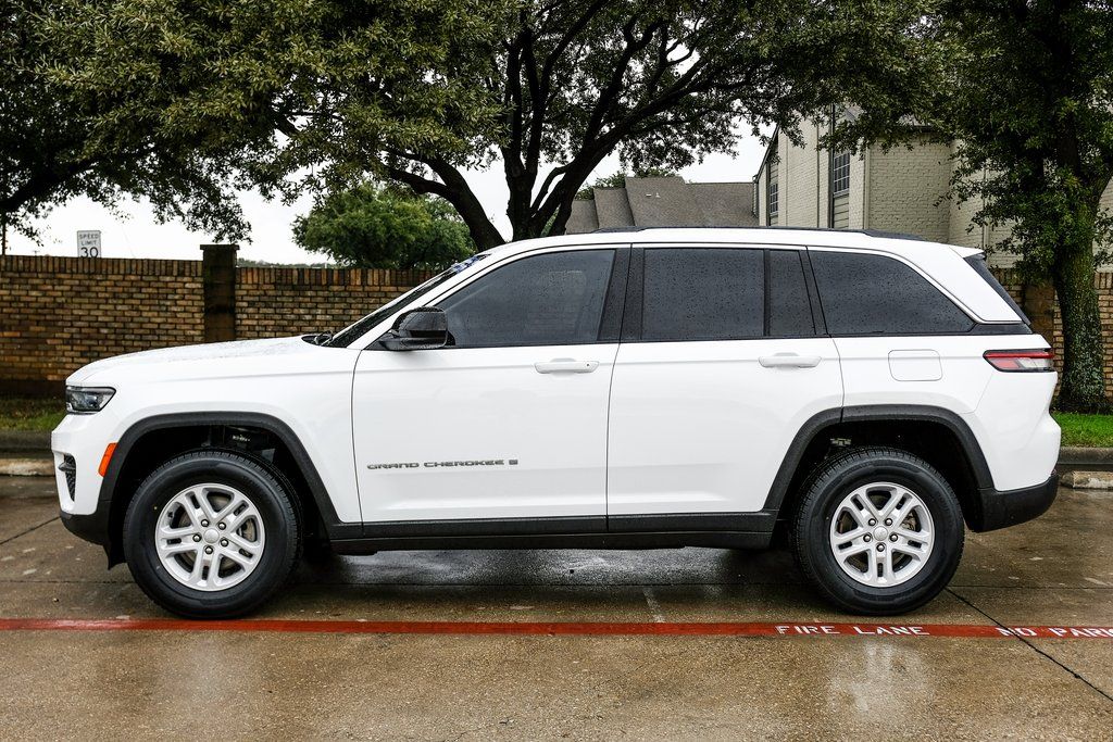 2023 Jeep Grand Cherokee Laredo - Photo 21