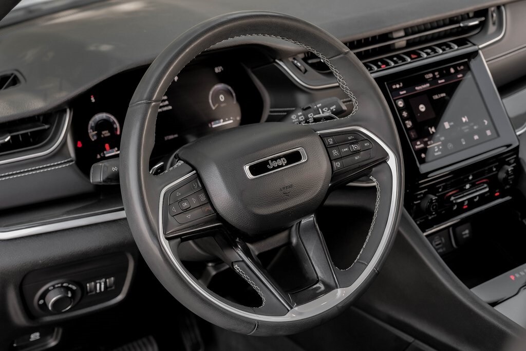 Used 2023 Jeep Grand Cherokee Altitude SUV