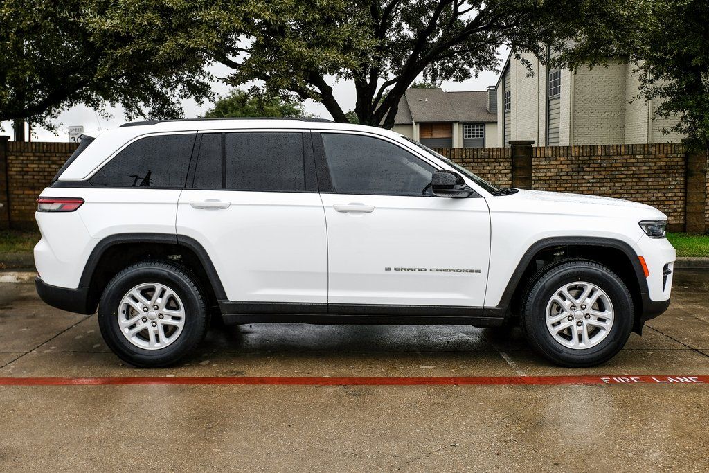 2023 Jeep Grand Cherokee Laredo - Photo 15