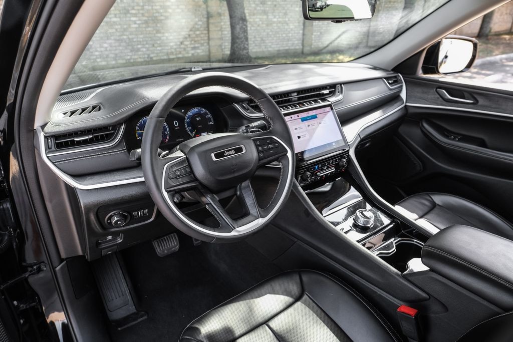 Used 2023 Jeep Grand Cherokee Limited SUV
