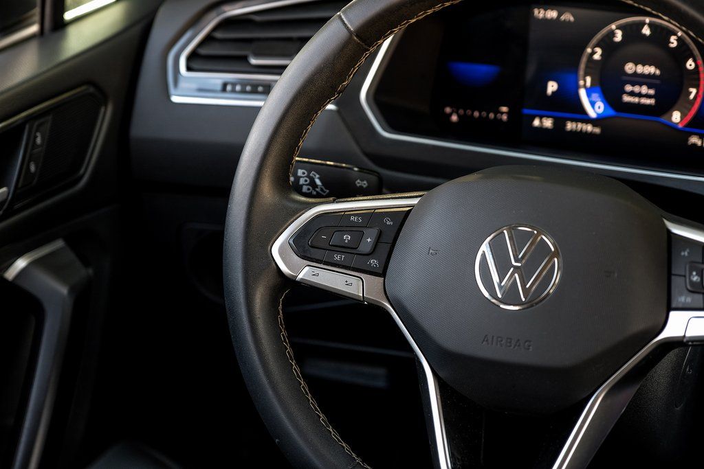 2022 Volkswagen Tiguan SE - Photo 26