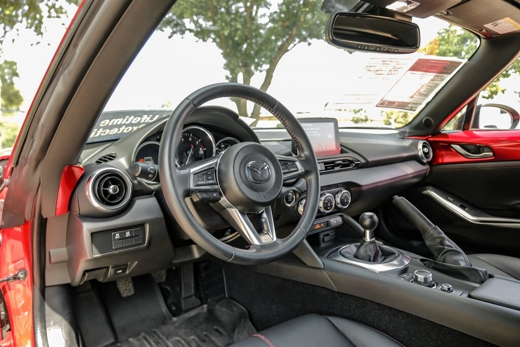 2019 Mazda MX-5 Miata Miata RF Grand Touring photo 2