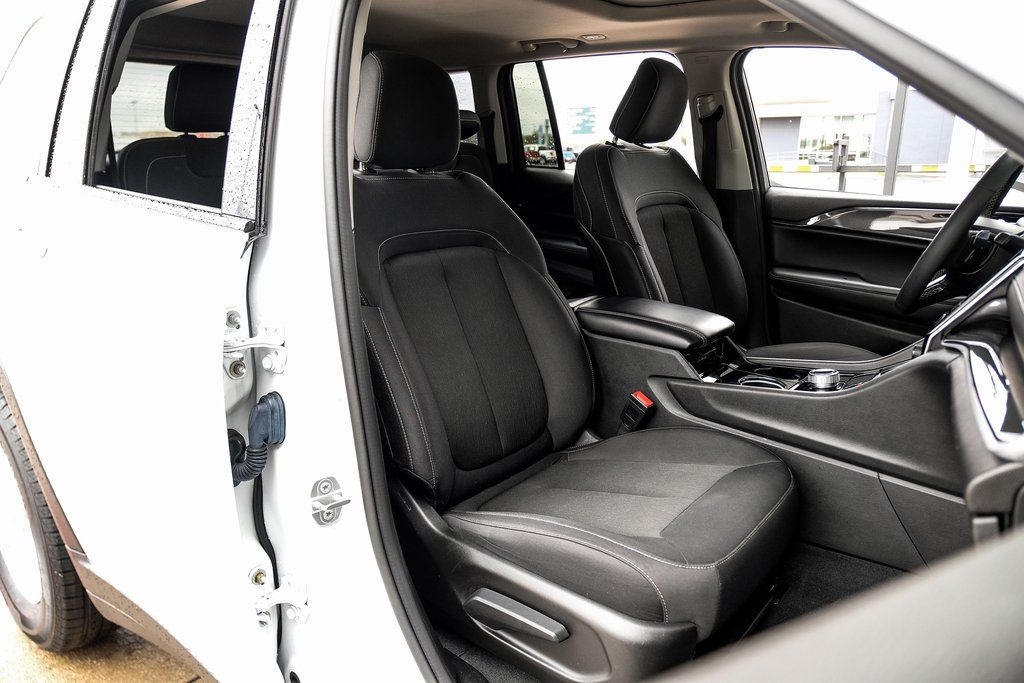 2023 Jeep Grand Cherokee Laredo - Photo 45