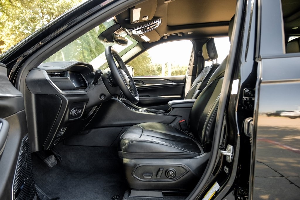 Used 2022 Jeep Grand Cherokee Overland SUV