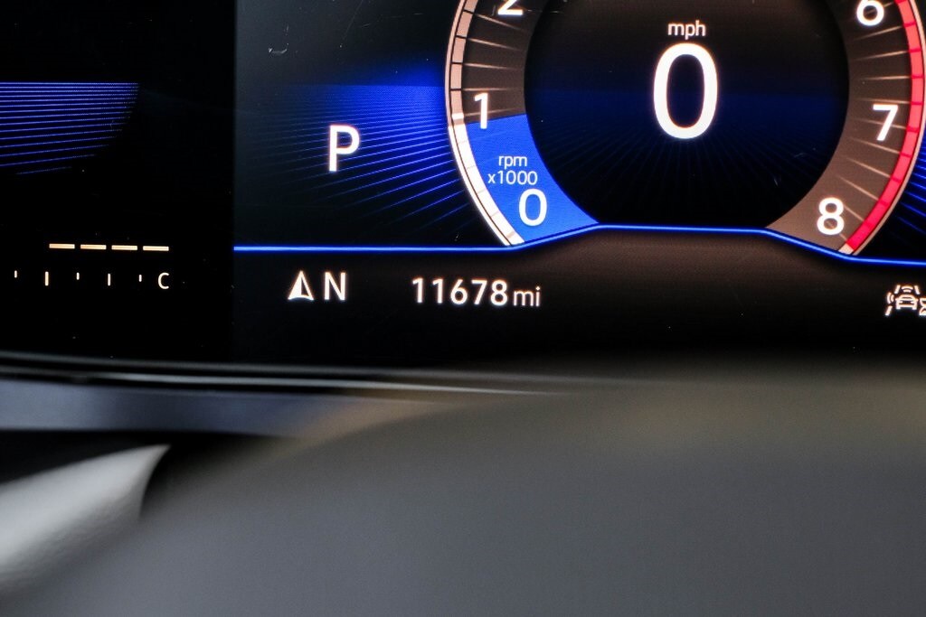 2022 Volkswagen Taos SE photo 2