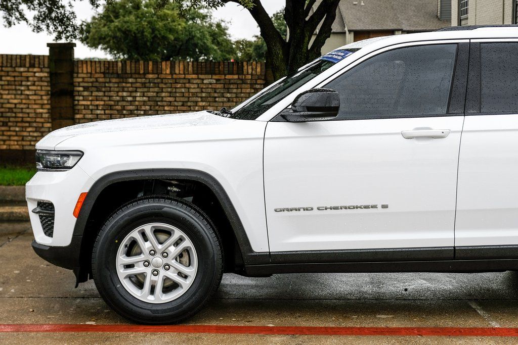 2023 Jeep Grand Cherokee Laredo - Photo 22