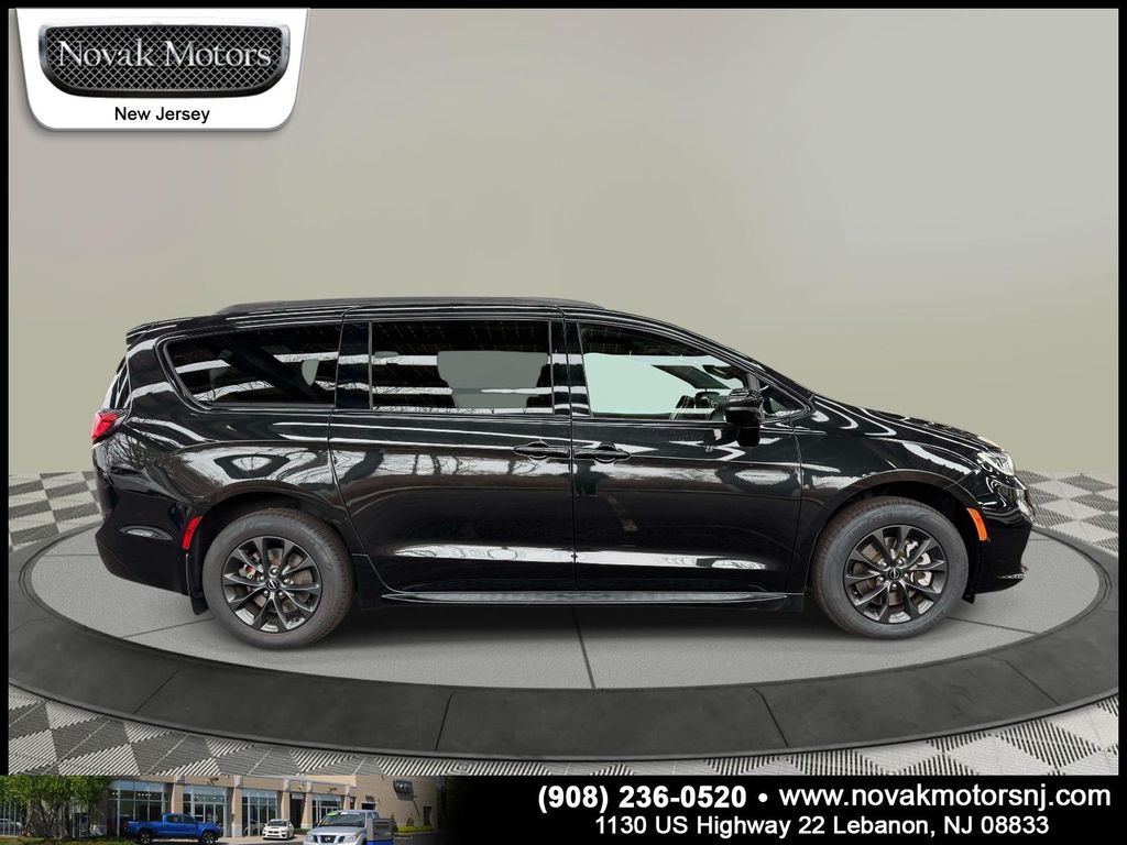 2021 Chrysler Pacifica Touring L - Photo 9