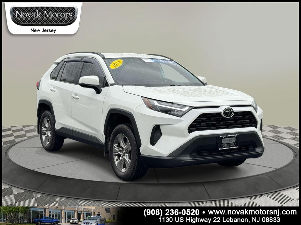 2023 Toyota RAV4 XLE AWD's photo