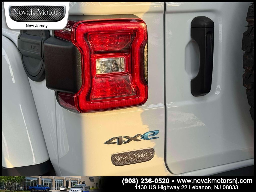 2021 Jeep Wrangler Unlimited Rubicon 4XE - Photo 12