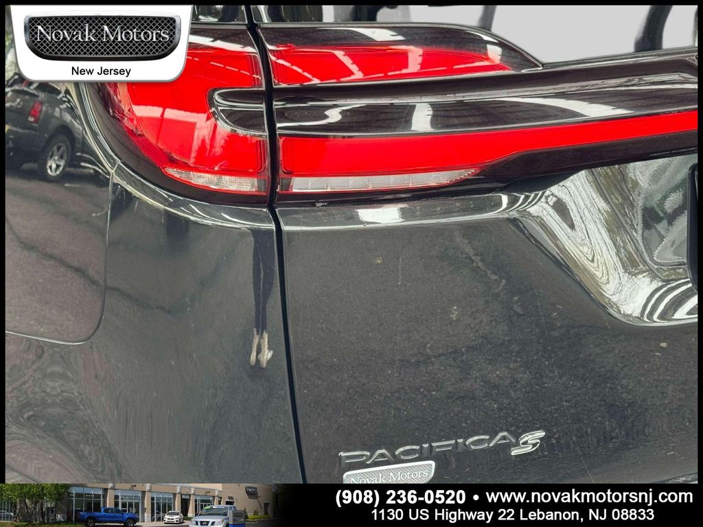 2021 Chrysler Pacifica Touring L - Photo 12
